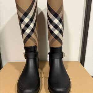 Burberry Check Rain Boots (EU 41)